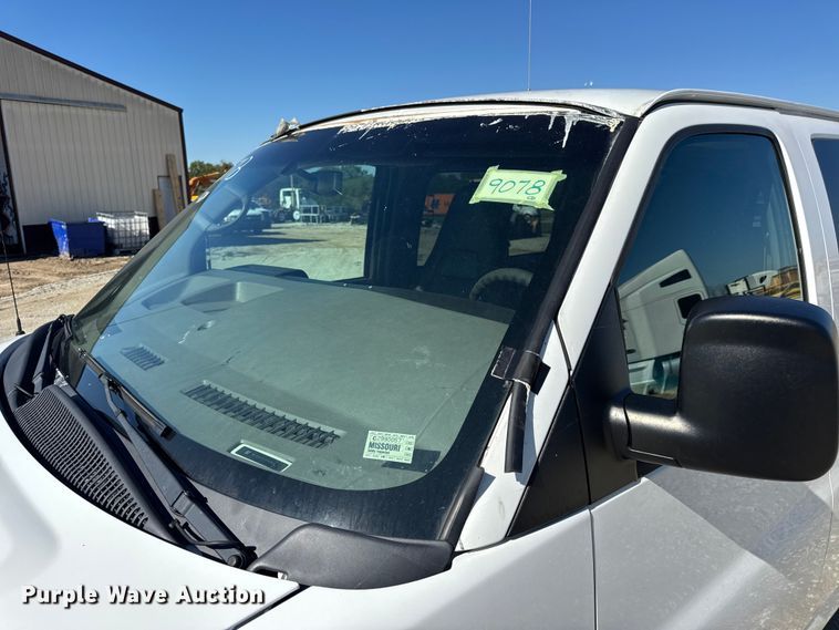 image for item DO2290 2015 Chevrolet Express 3500 van