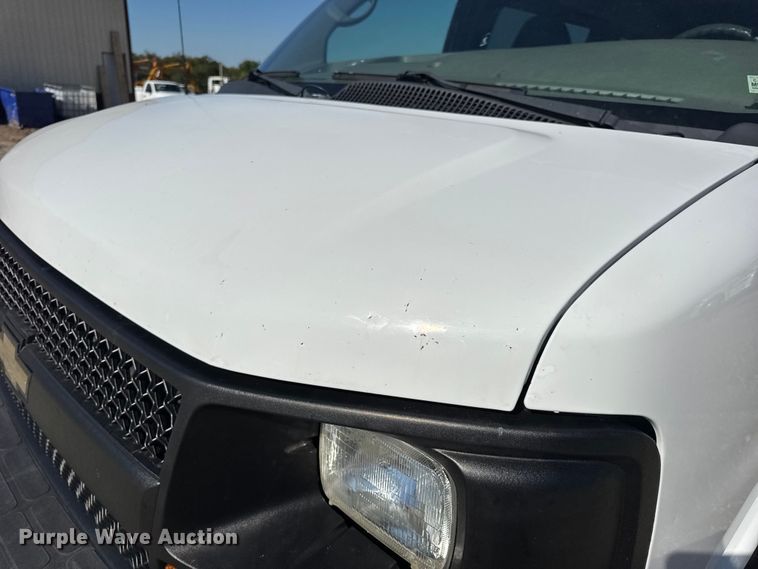 image for item DO2290 2015 Chevrolet Express 3500 van