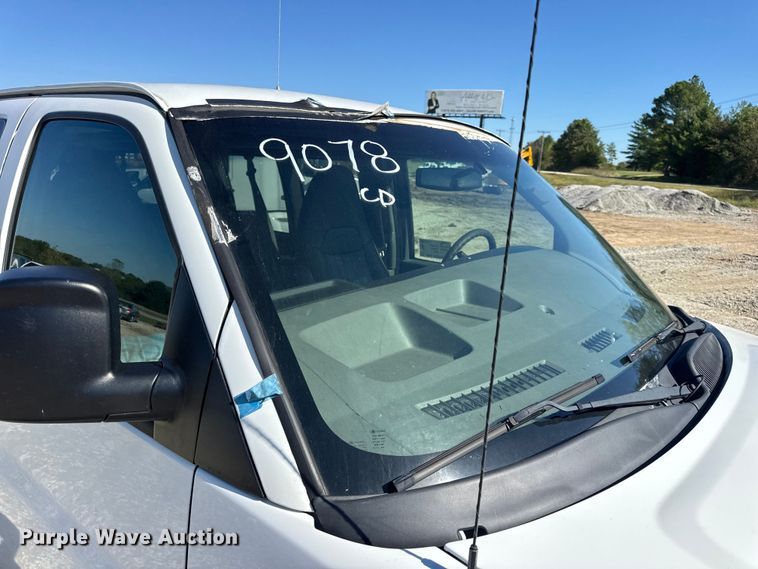 image for item DO2290 2015 Chevrolet Express 3500 van