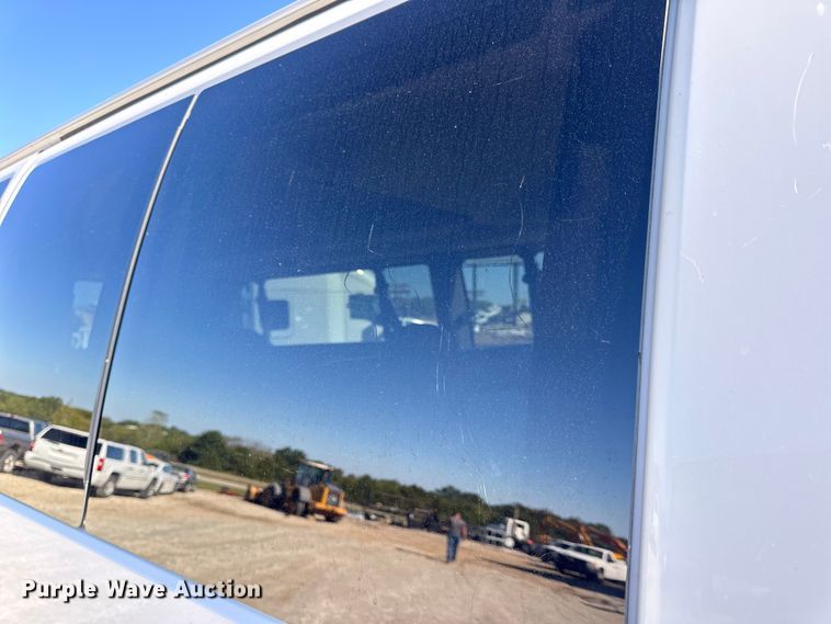 image for item DO2290 2015 Chevrolet Express 3500 van