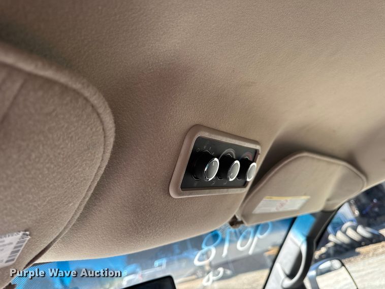 image for item DO2290 2015 Chevrolet Express 3500 van