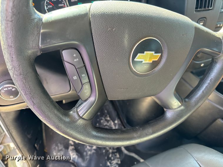 image for item DO2290 2015 Chevrolet Express 3500 van
