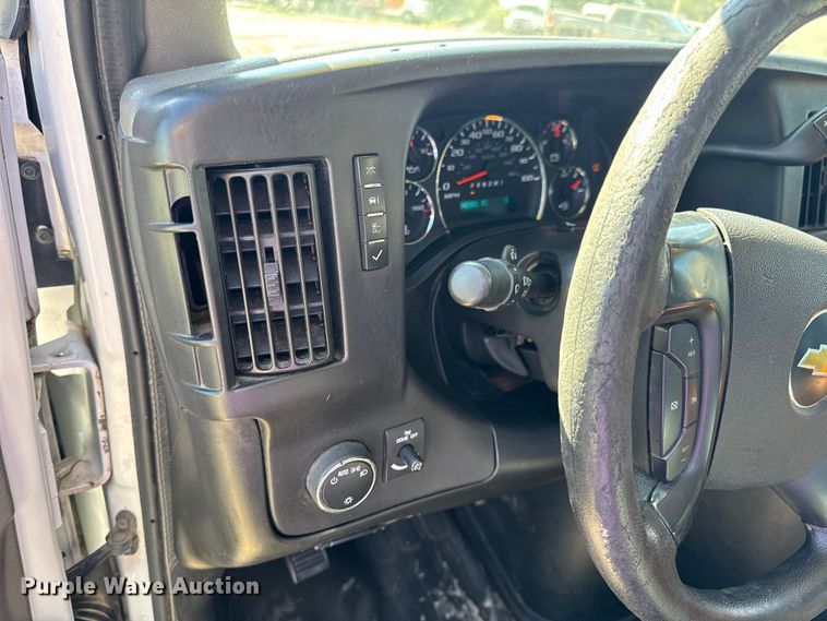 image for item DO2290 2015 Chevrolet Express 3500 van