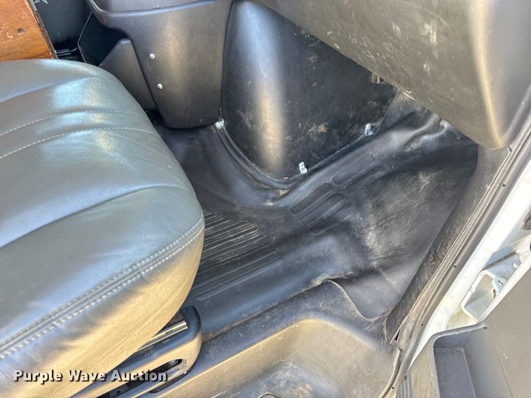 image for item DO2290 2015 Chevrolet Express 3500 van