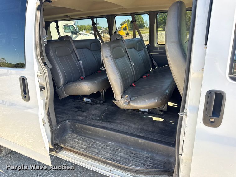 image for item DO2290 2015 Chevrolet Express 3500 van