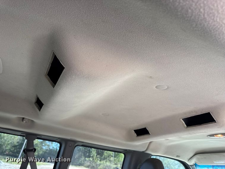 image for item DO2290 2015 Chevrolet Express 3500 van