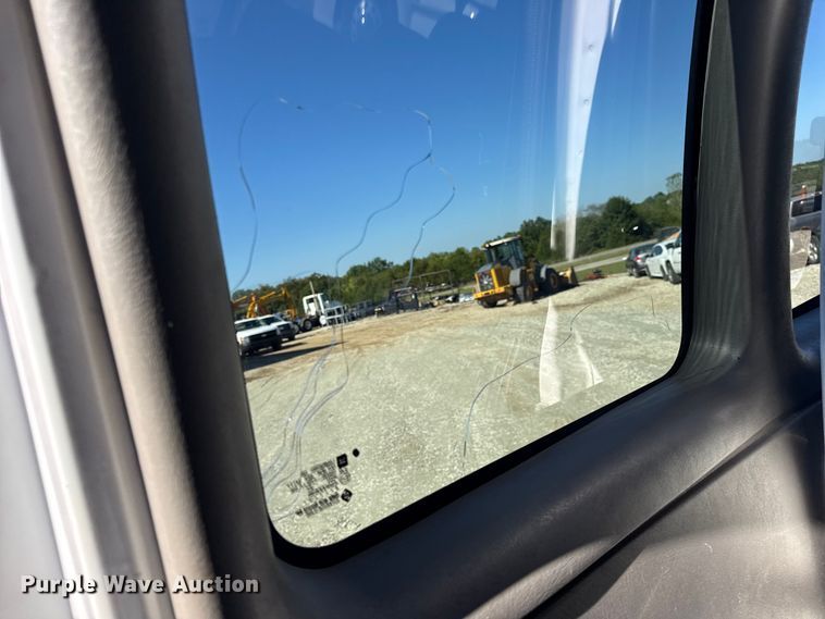 image for item DO2290 2015 Chevrolet Express 3500 van