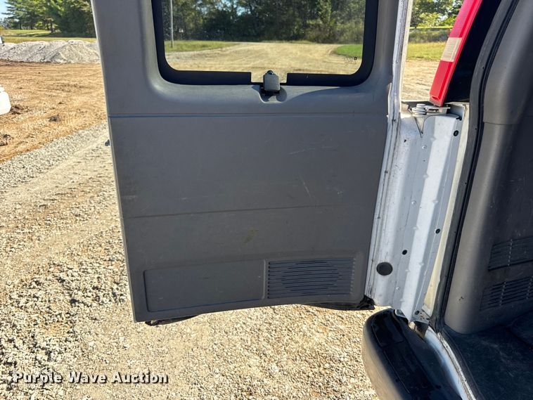 image for item DO2290 2015 Chevrolet Express 3500 van