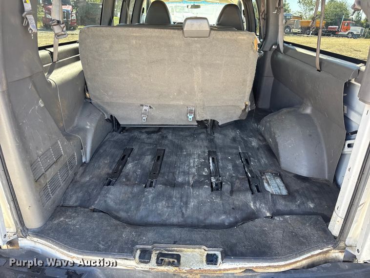 image for item DO2290 2015 Chevrolet Express 3500 van