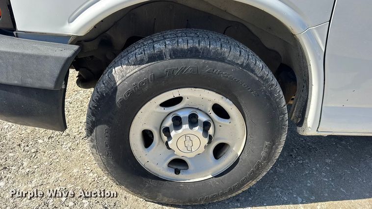 image for item DO2290 2015 Chevrolet Express 3500 van
