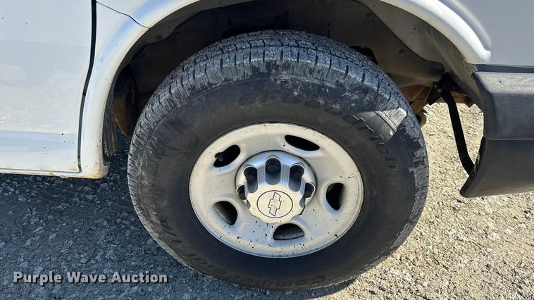 image for item DO2290 2015 Chevrolet Express 3500 van