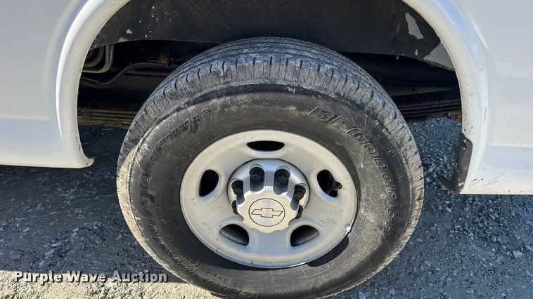 image for item DO2290 2015 Chevrolet Express 3500 van
