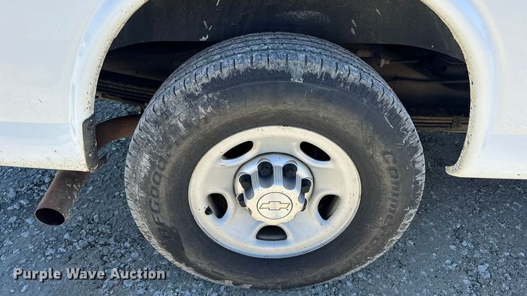 image for item DO2290 2015 Chevrolet Express 3500 van