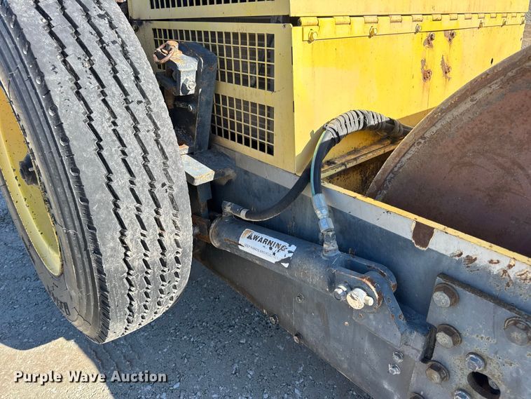 image for item DO2292 Hypac C330B double drum vibratory roller