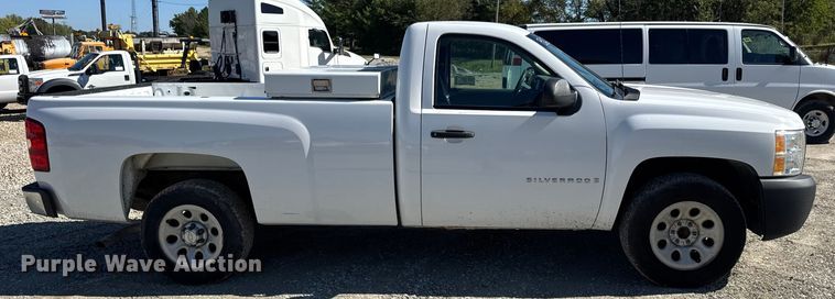image for item DO2297 2008 Chevrolet Silverado 1500 pickup truck