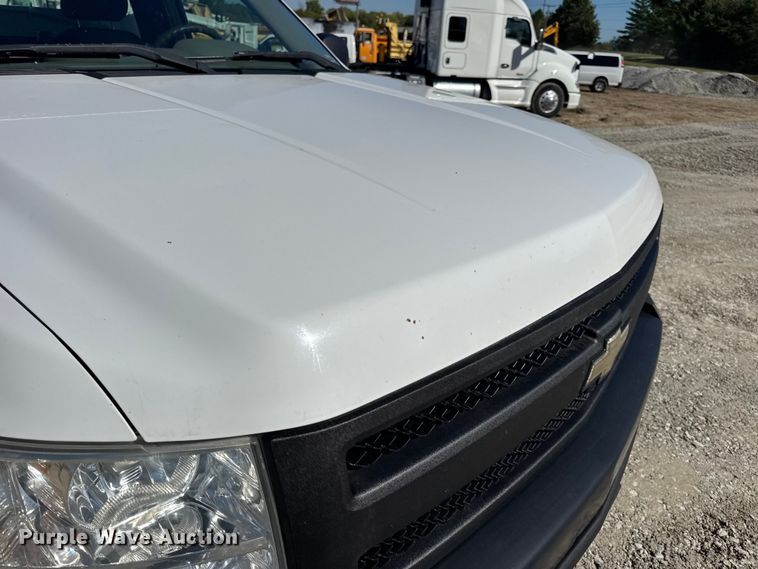 image for item DO2297 2008 Chevrolet Silverado 1500 pickup truck