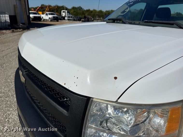 image for item DO2297 2008 Chevrolet Silverado 1500 pickup truck