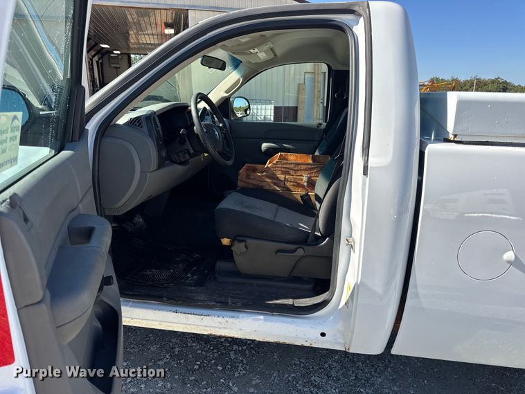 image for item DO2297 2008 Chevrolet Silverado 1500 pickup truck