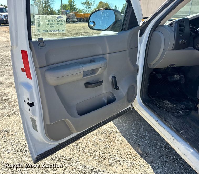 image for item DO2297 2008 Chevrolet Silverado 1500 pickup truck