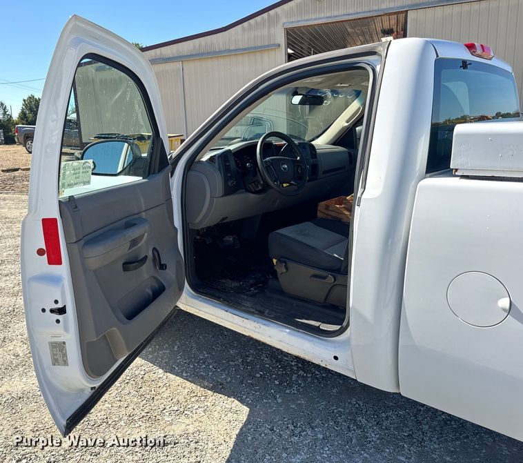 image for item DO2297 2008 Chevrolet Silverado 1500 pickup truck