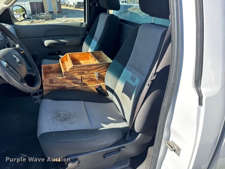 image for item DO2297 2008 Chevrolet Silverado 1500 pickup truck