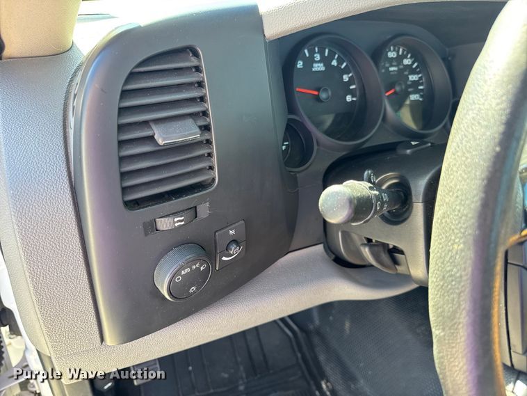 image for item DO2297 2008 Chevrolet Silverado 1500 pickup truck