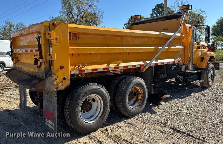 image for item DO2298 2011 International 7500 WorkStar dump truck