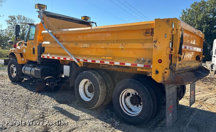 image for item DO2298 2011 International 7500 WorkStar dump truck