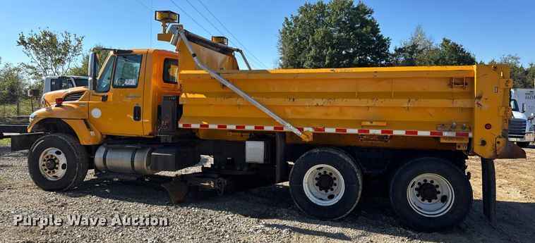 image for item DO2298 2011 International 7500 WorkStar dump truck