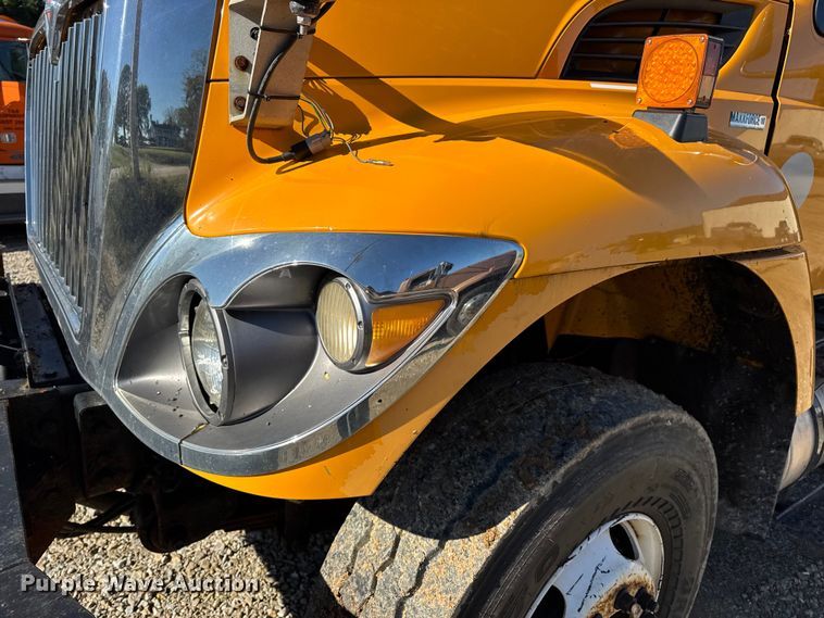 image for item DO2298 2011 International 7500 WorkStar dump truck