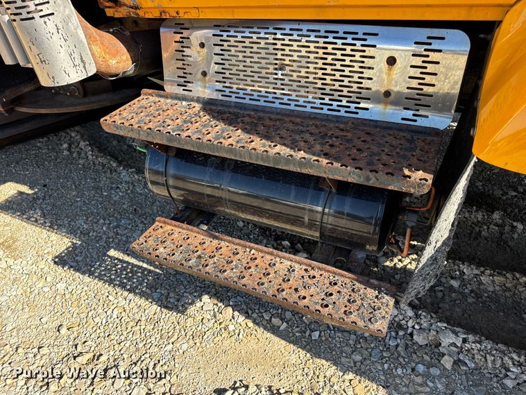 image for item DO2298 2011 International 7500 WorkStar dump truck