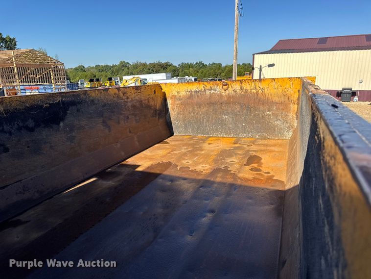 image for item DO2298 2011 International 7500 WorkStar dump truck