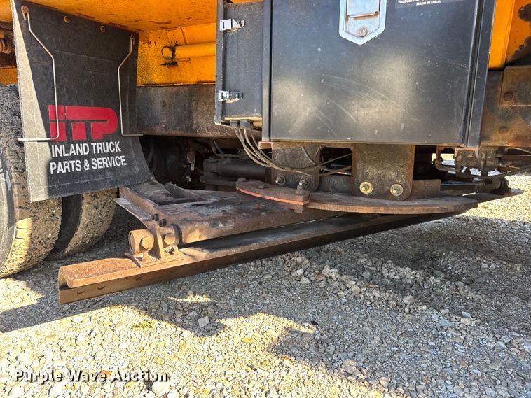 image for item DO2298 2011 International 7500 WorkStar dump truck