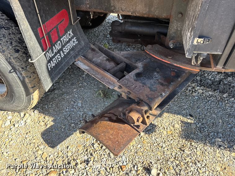 image for item DO2298 2011 International 7500 WorkStar dump truck