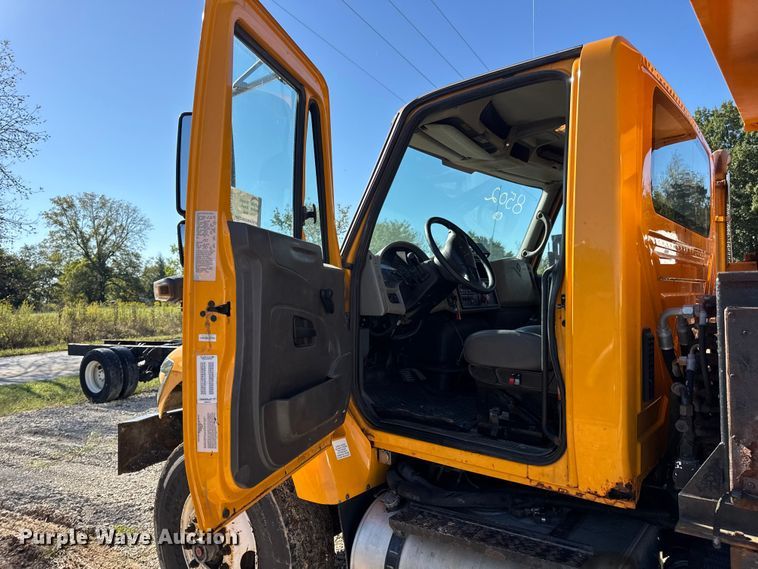 image for item DO2298 2011 International 7500 WorkStar dump truck