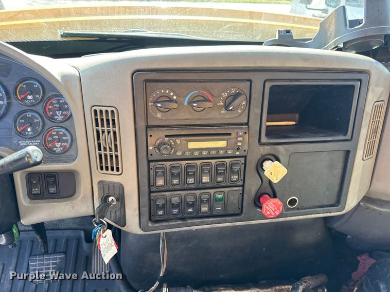 image for item DO2298 2011 International 7500 WorkStar dump truck