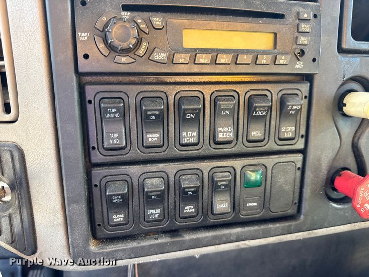 image for item DO2298 2011 International 7500 WorkStar dump truck