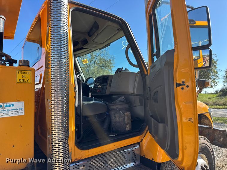 image for item DO2298 2011 International 7500 WorkStar dump truck