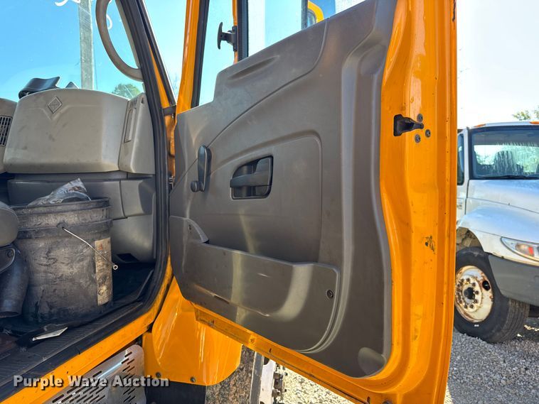 image for item DO2298 2011 International 7500 WorkStar dump truck