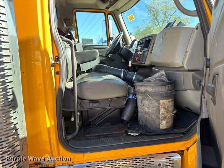 image for item DO2298 2011 International 7500 WorkStar dump truck