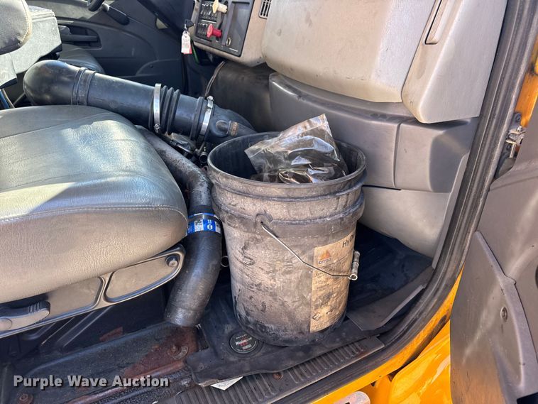 image for item DO2298 2011 International 7500 WorkStar dump truck