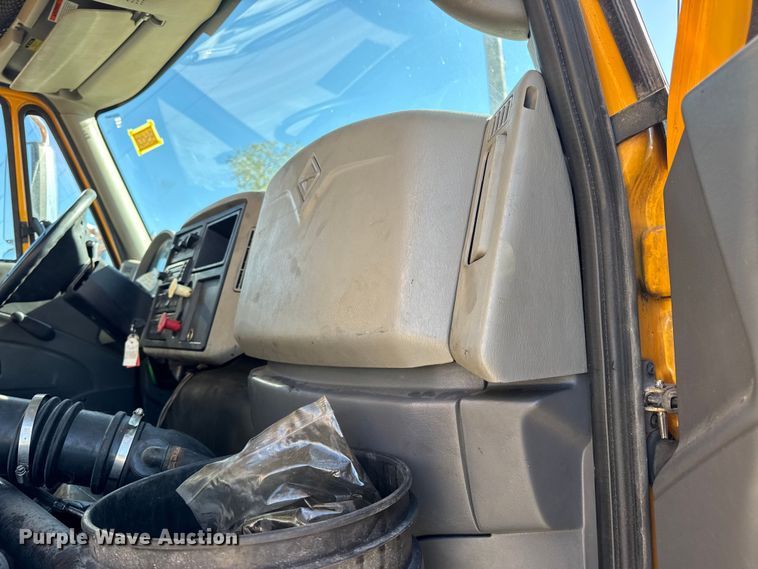 image for item DO2298 2011 International 7500 WorkStar dump truck