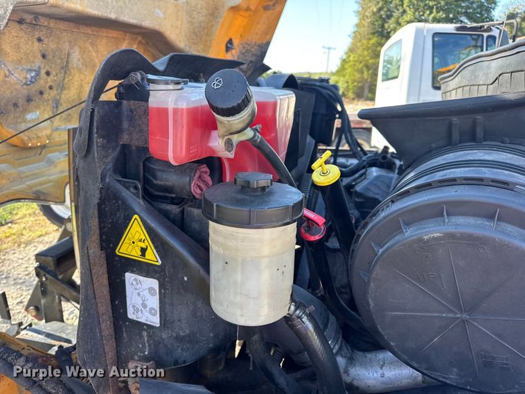 image for item DO2298 2011 International 7500 WorkStar dump truck