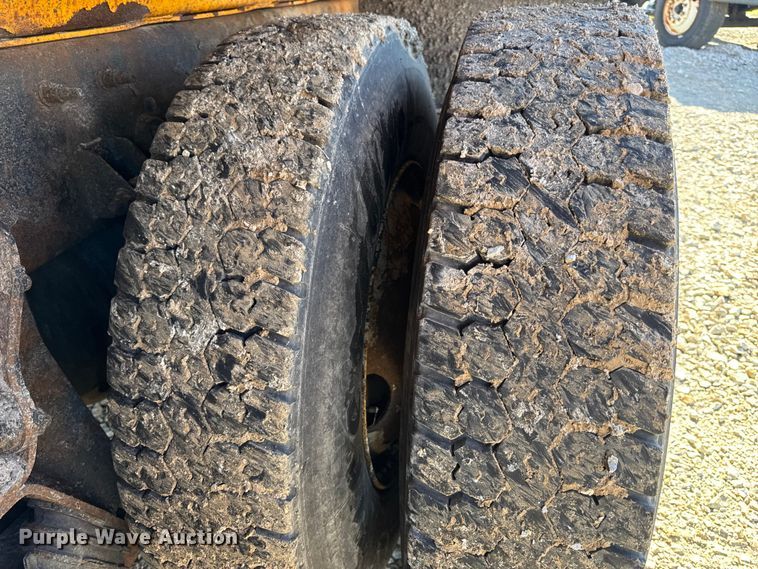 image for item DO2298 2011 International 7500 WorkStar dump truck