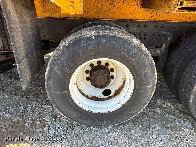 image for item DO2298 2011 International 7500 WorkStar dump truck