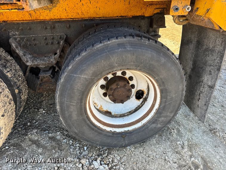 image for item DO2298 2011 International 7500 WorkStar dump truck