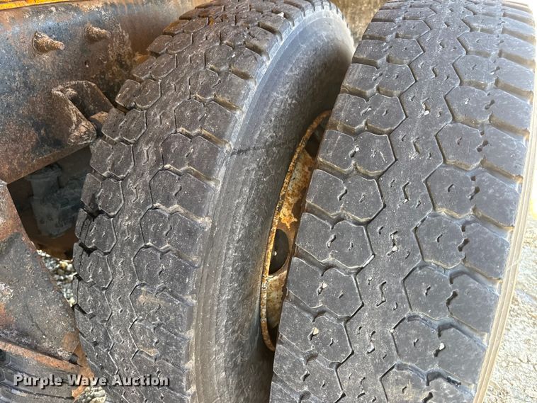 image for item DO2298 2011 International 7500 WorkStar dump truck