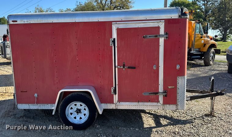 image for item DO2299 1999 Doolittle enclosed cargo trailer