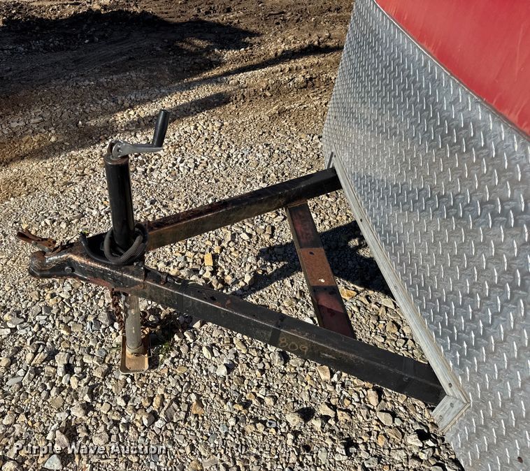 image for item DO2299 1999 Doolittle enclosed cargo trailer