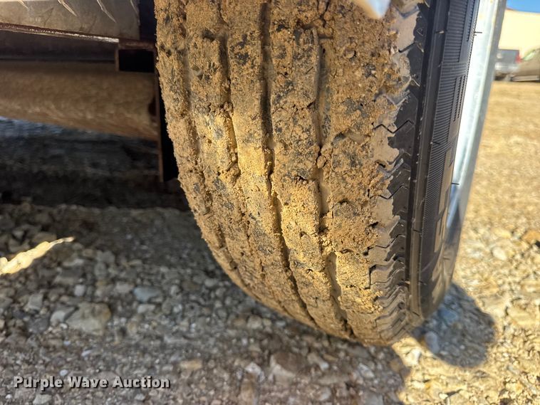 image for item DO2299 1999 Doolittle enclosed cargo trailer